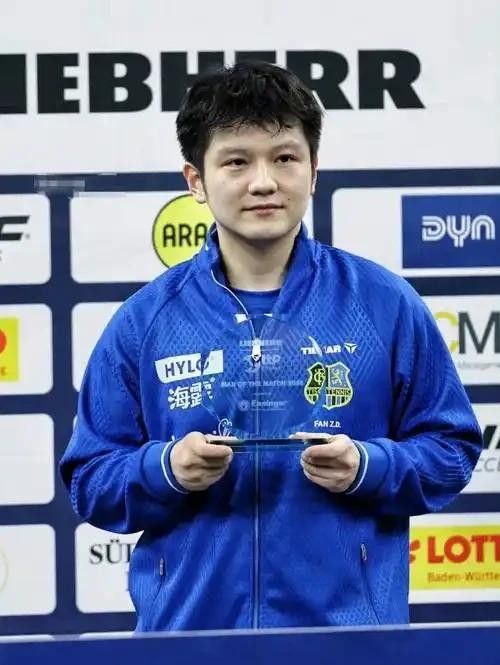 清晨武汉三镇备战德国杯；更衣室发声细节曝光；悬念犹存；纪律约束更严格的简单介绍